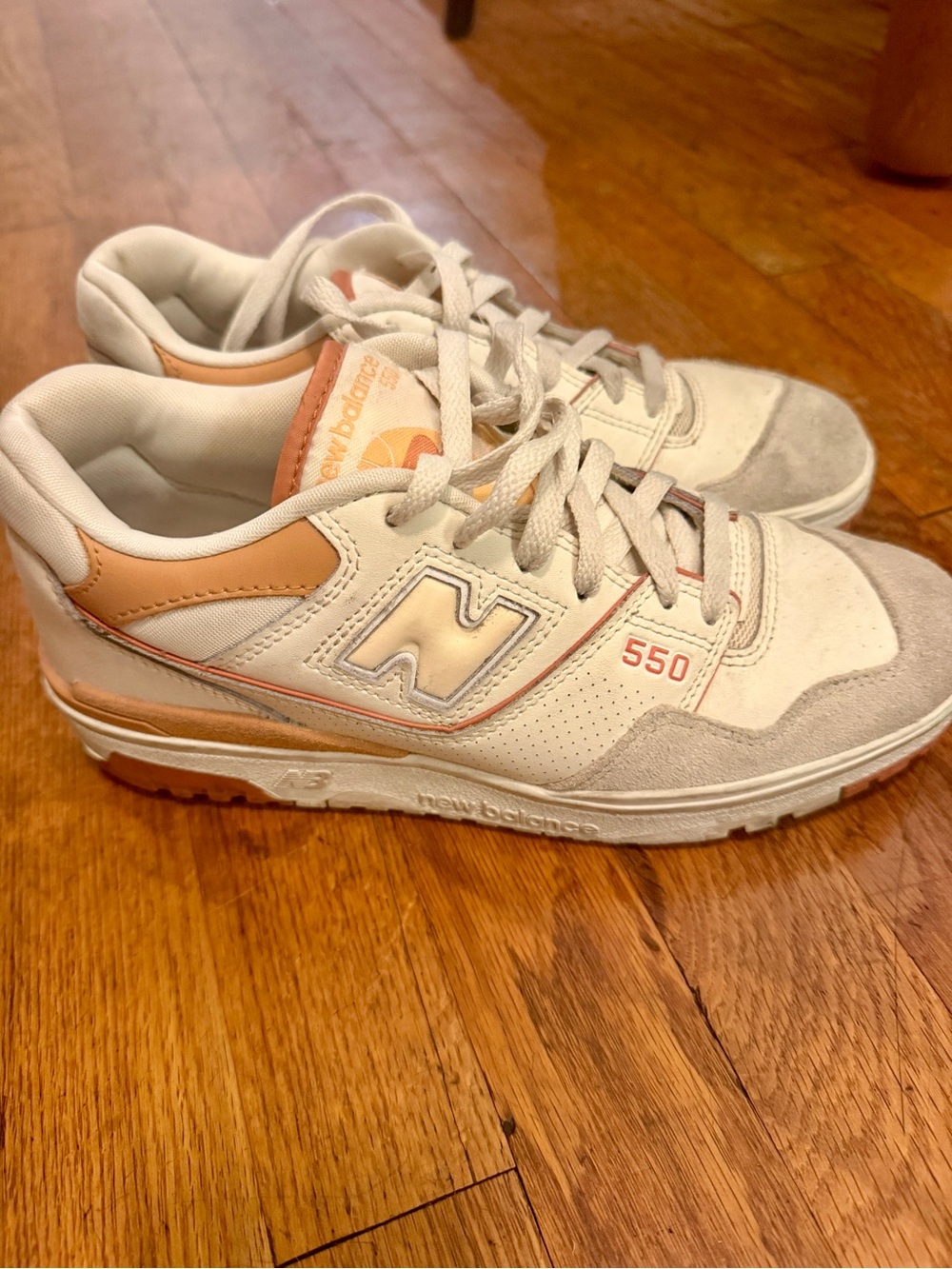 New Balance Cream & Peach 550 Sneakers